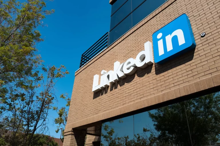 LinkedIn Careers 2024: Hiring Software Engineer Intern | Stipend 70k | LinkedIn Internship 2024 – Apply Soon!